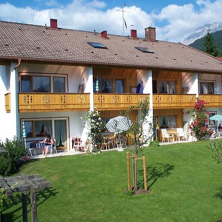 Ferienapartmenthaus Hubertushof Mittenwald Exterior foto